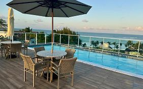 Nixxus Luxo e requinte á 50 m do mar e próximo as piscinas Naturais